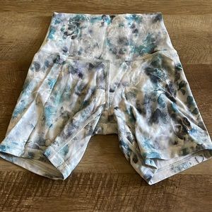 Lululemon Athletica Align shorts 6” size 2; blue, grey and white.